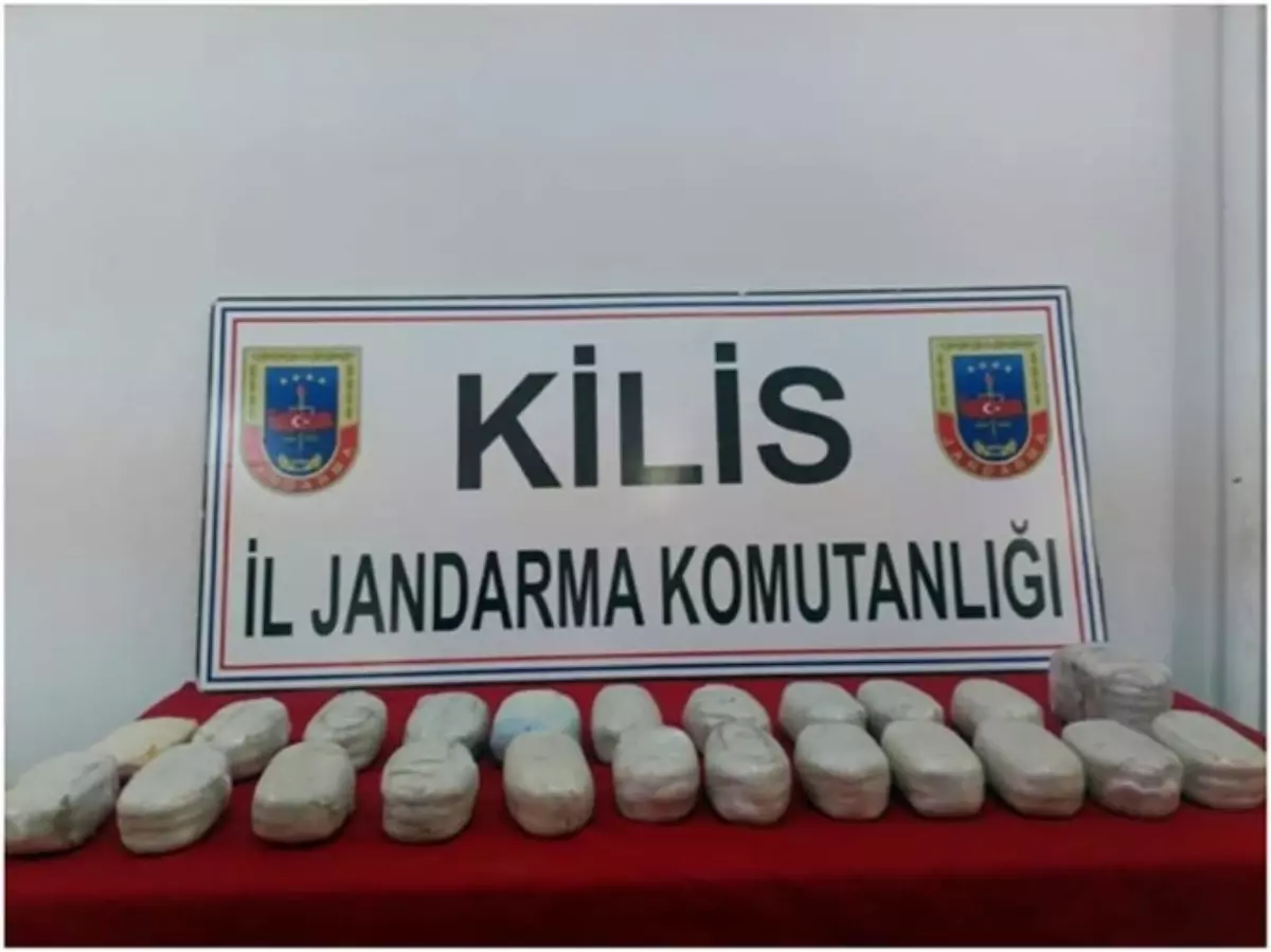 Kilis\'te 13 Kilo Toz Esrar Ele Geçirildi
