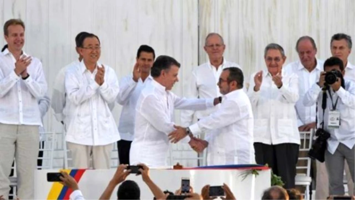 Kolombiya\'da Tarihi Anlaşma! 52 Yıllık Savaş Resmen Bitti