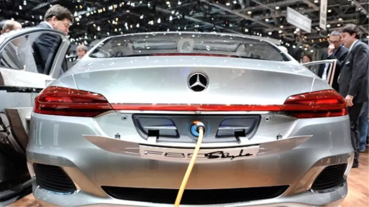 Mercedes Elektriklileri ile Geliyor