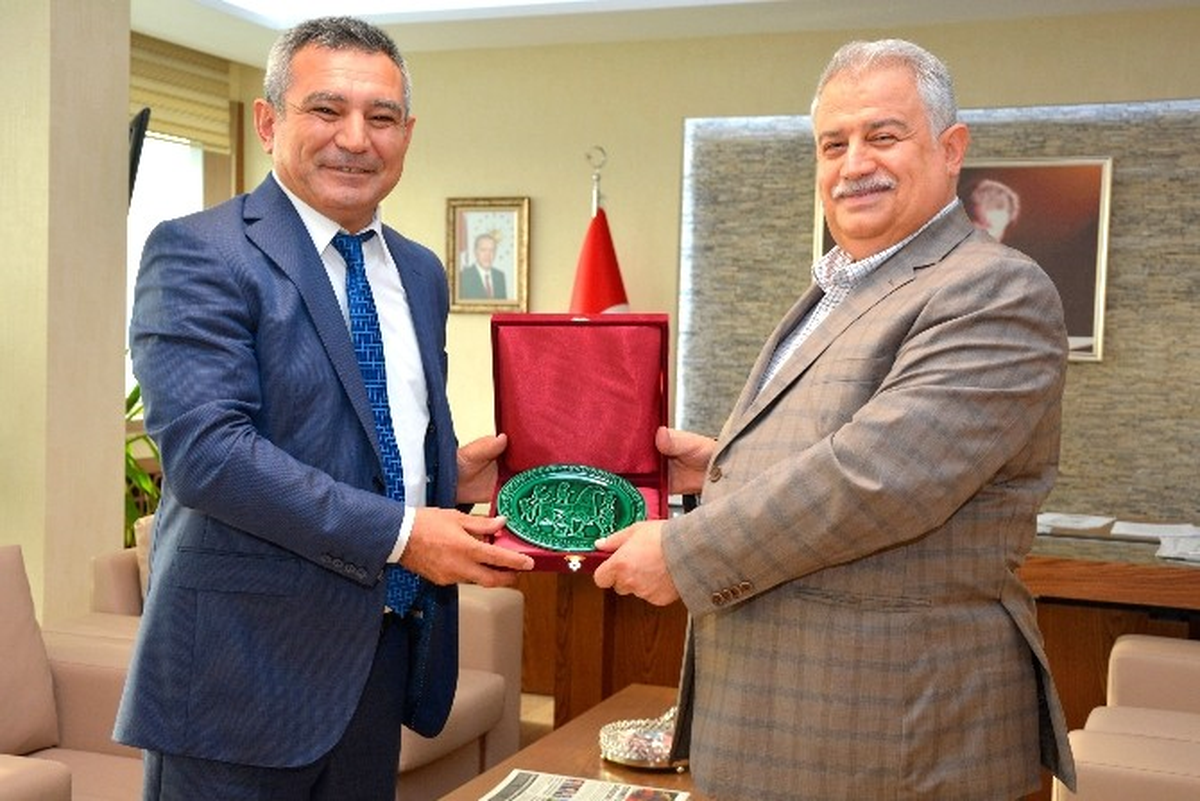 Rektör Şeker\'den Üniversitelere Ziyaret