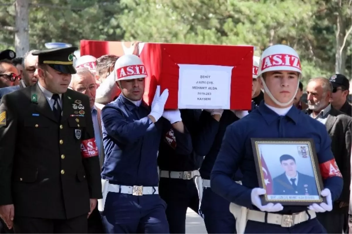 Şehidin Nişanlısından Yürekleri Yakan Veda