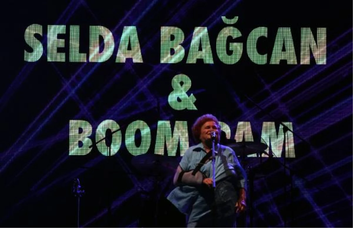Selda Bağcan, Tel Avivli Müzik Topluluğu Boom Pam ile Birlikte Turneye Çıkıyor