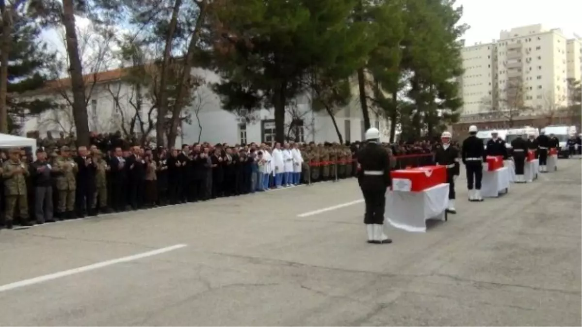 Şırnak Şehitleri Memleketlerine Uğurlandı