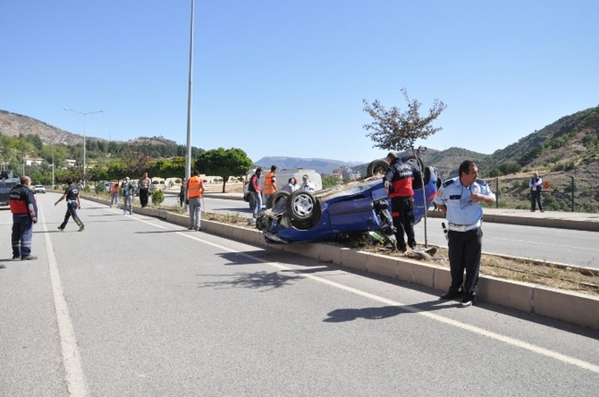 Tunceli\'de Trafik Kazası: 3 Yaralı