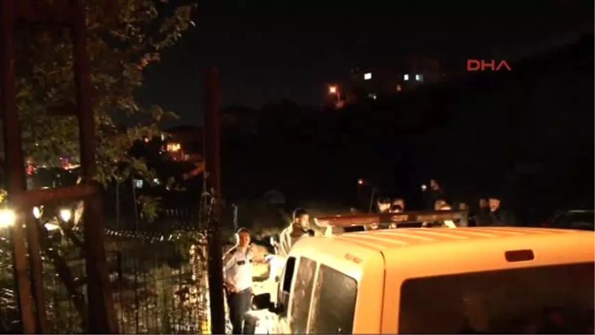 Üsküdar\'da Toprağa Gömülü Çok Sayıda Silah Bulundu