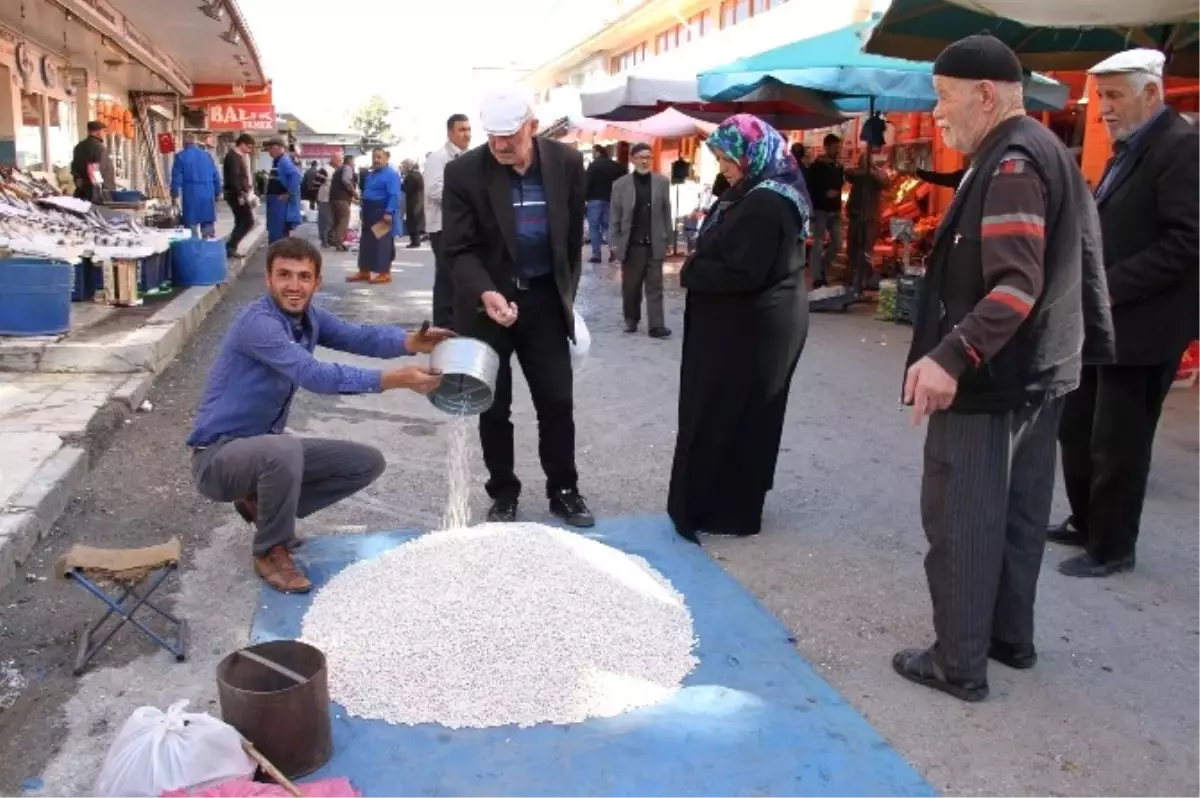 Yozgat\'ta Kışlık Ürünler Köylü Pazarında Yoğun İlgi Görüyor