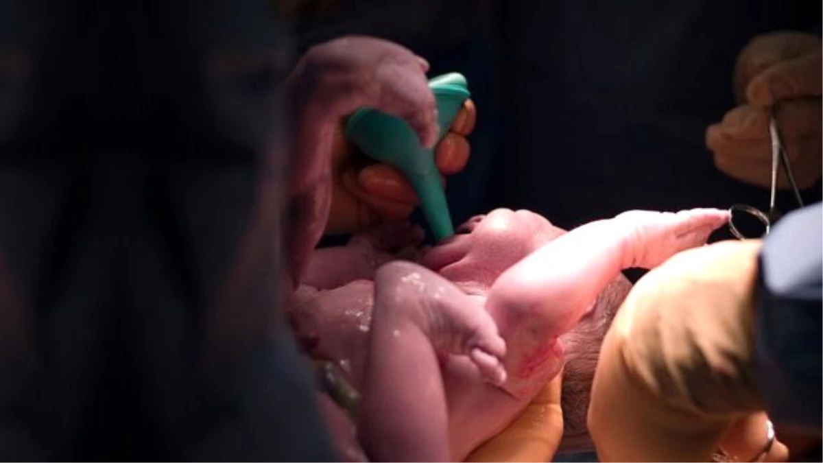 3 Farklı Ebeveynin DNA\'sına Sahip İlk Bebek Dünyaya Geldi