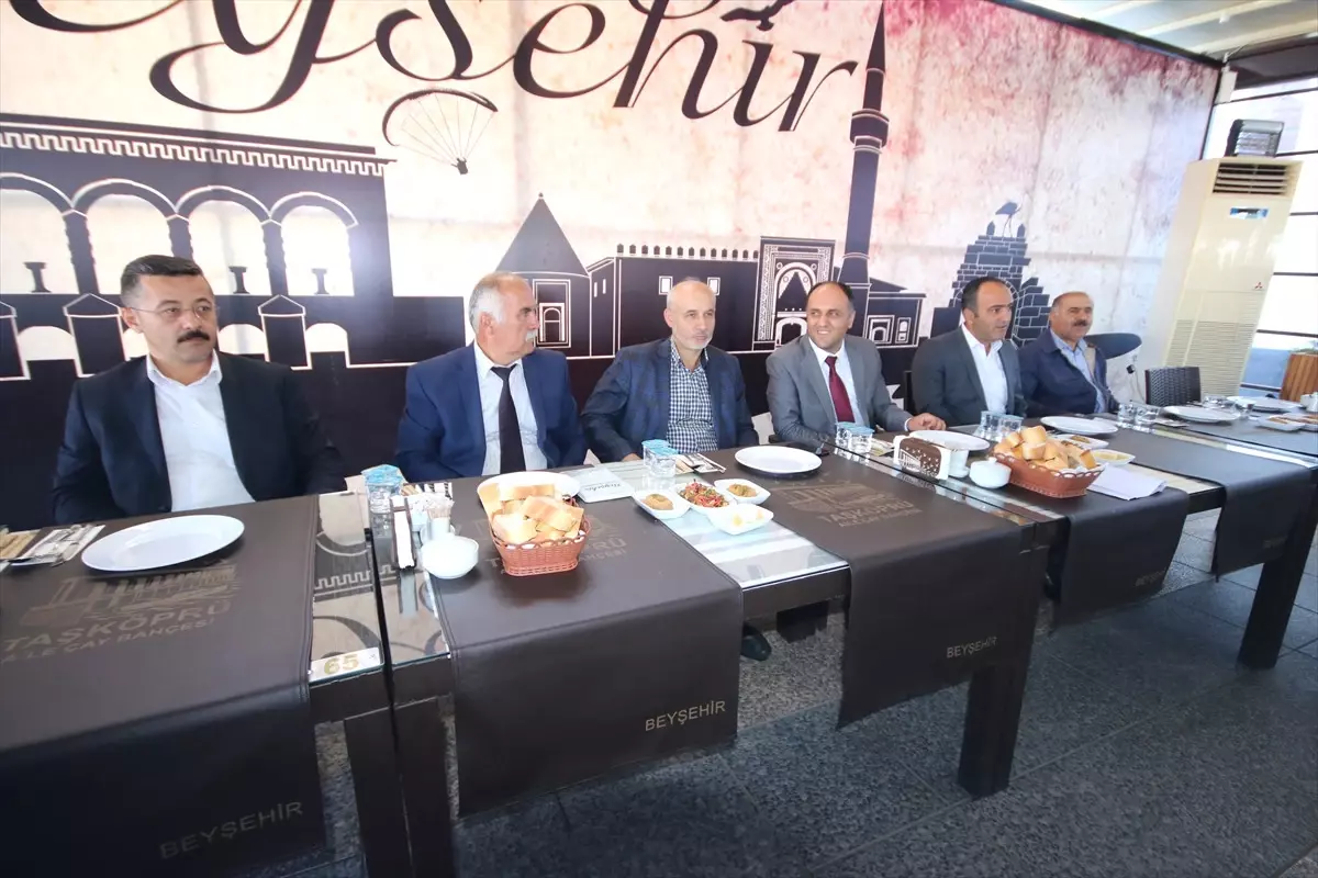 Beyşehir Belediye Başkanı Özaltun, Muhtarlarla Bir Araya Geldi