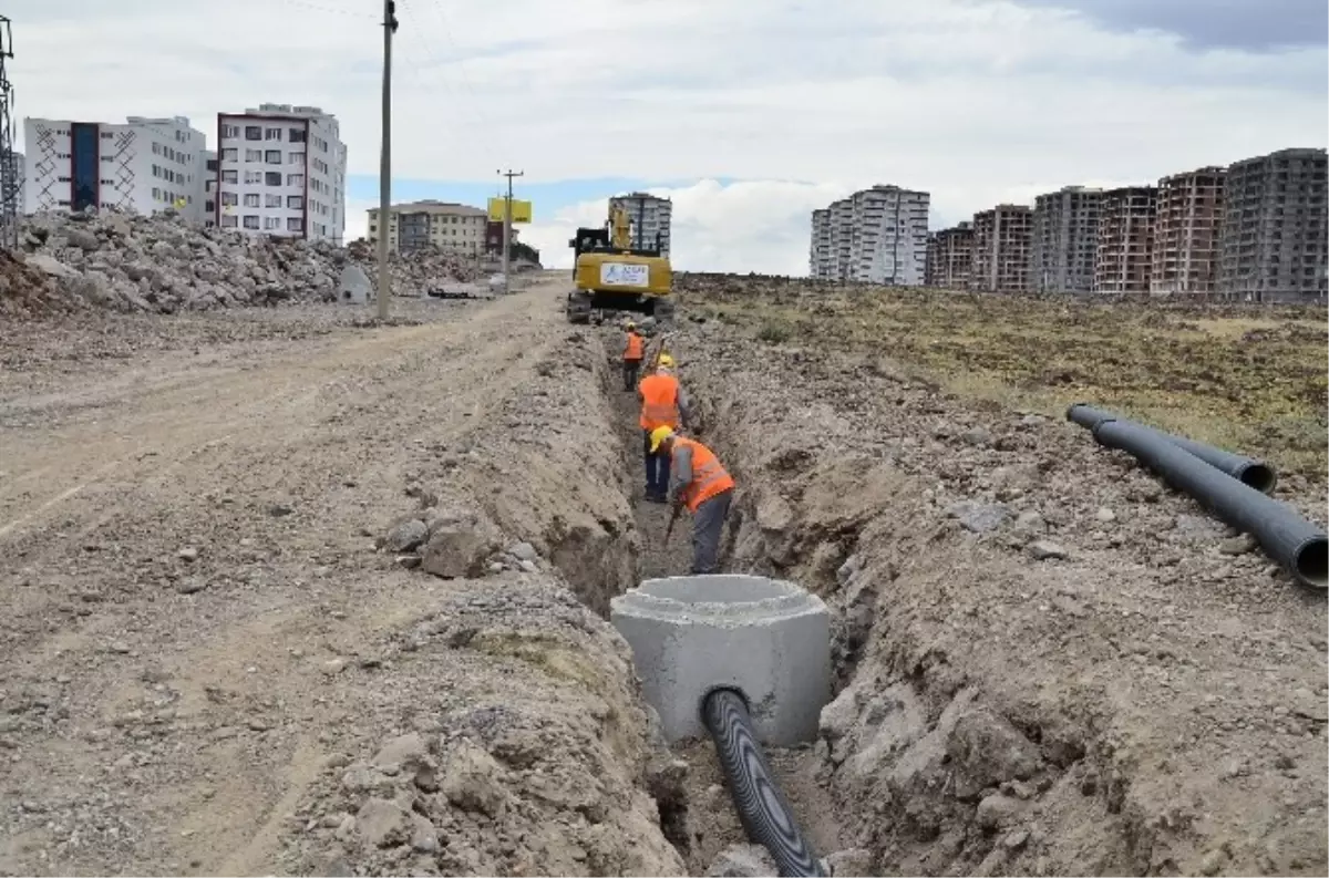 Dokuzçeltik ve Talaytepe\'de Kanalizasyon Şebekesi Döşeniyor