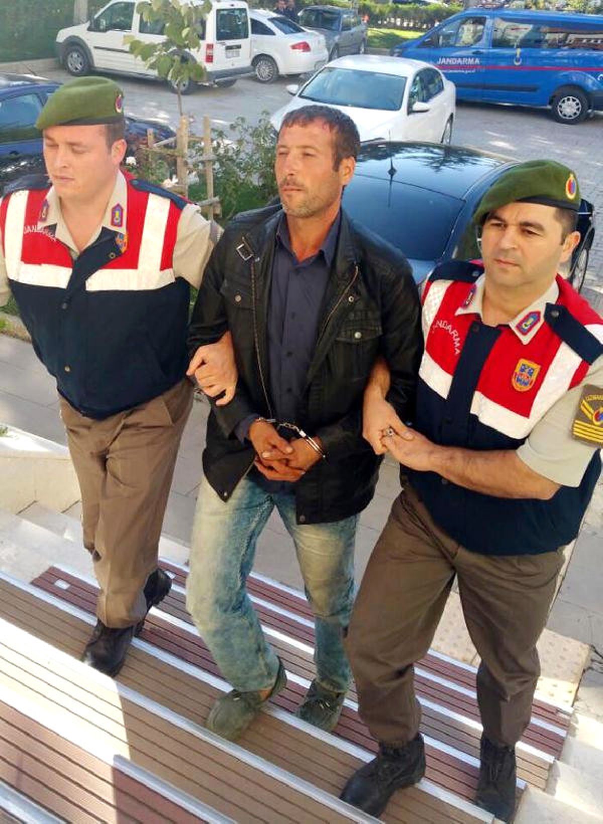 Hapse Girmemek İçin 8 Ay Dağlarda Saklandı