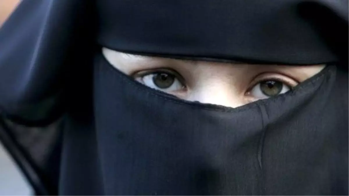 İsviçre\'nin Tamamında Burka ve Peçe Yasaklandı