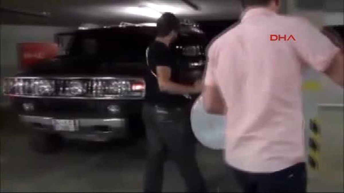 Kayıplara Karışan Galericinin Dansözlü Lüks Araçlı Videosu