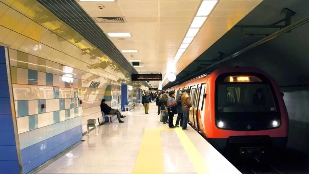 Metro İstayonunda İntihar Anı (2)