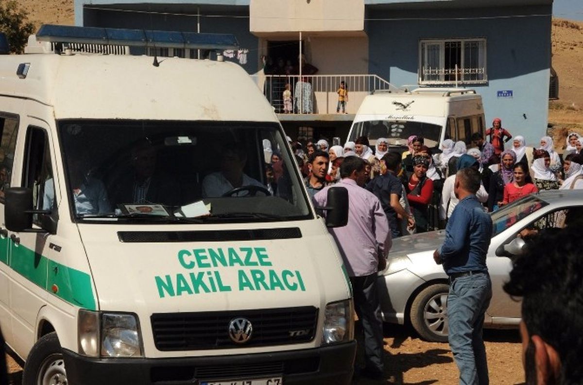 Şehit Korucu Kürtçe Ağıtlarla Defnedildi