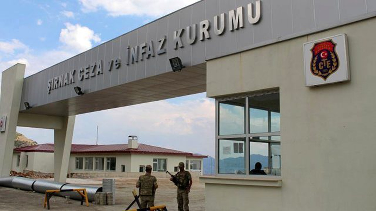Şırnak Cezaevi\'nde Yangın: 1 Mahkum Öldü, 1 Mahkum Yaralı