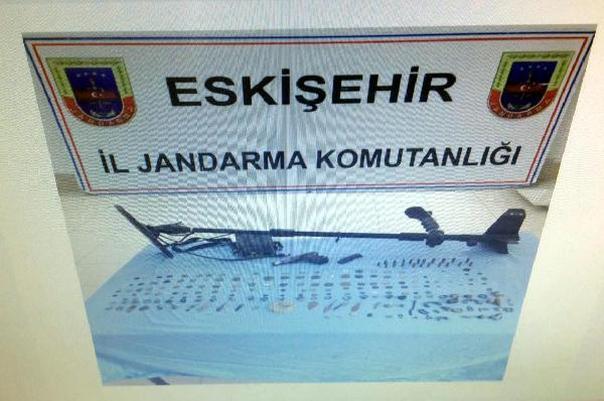 Tarihi Eserleri Satamadan Yakalandılar