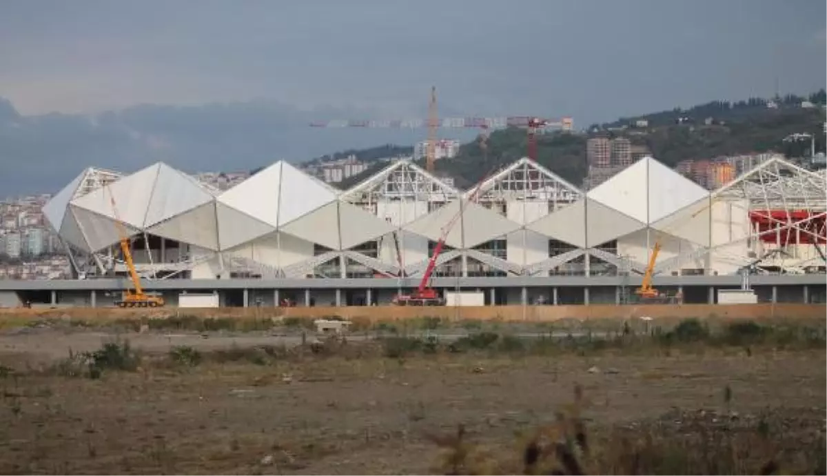 Trabzonspor Akyazı\'nın İsim Hakkı İçin Yerli Firmaya Döndü