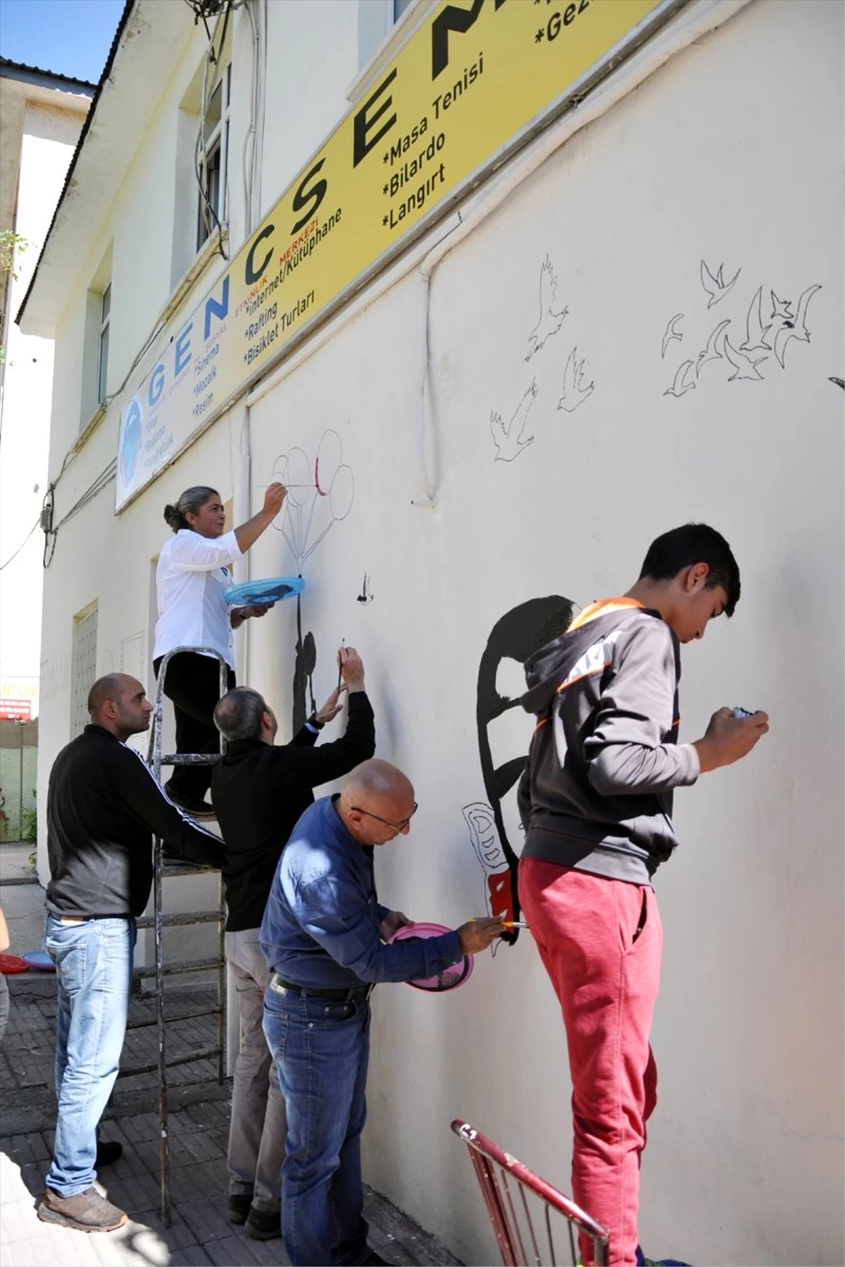 Tunceli\'de Grafiti Çalışması