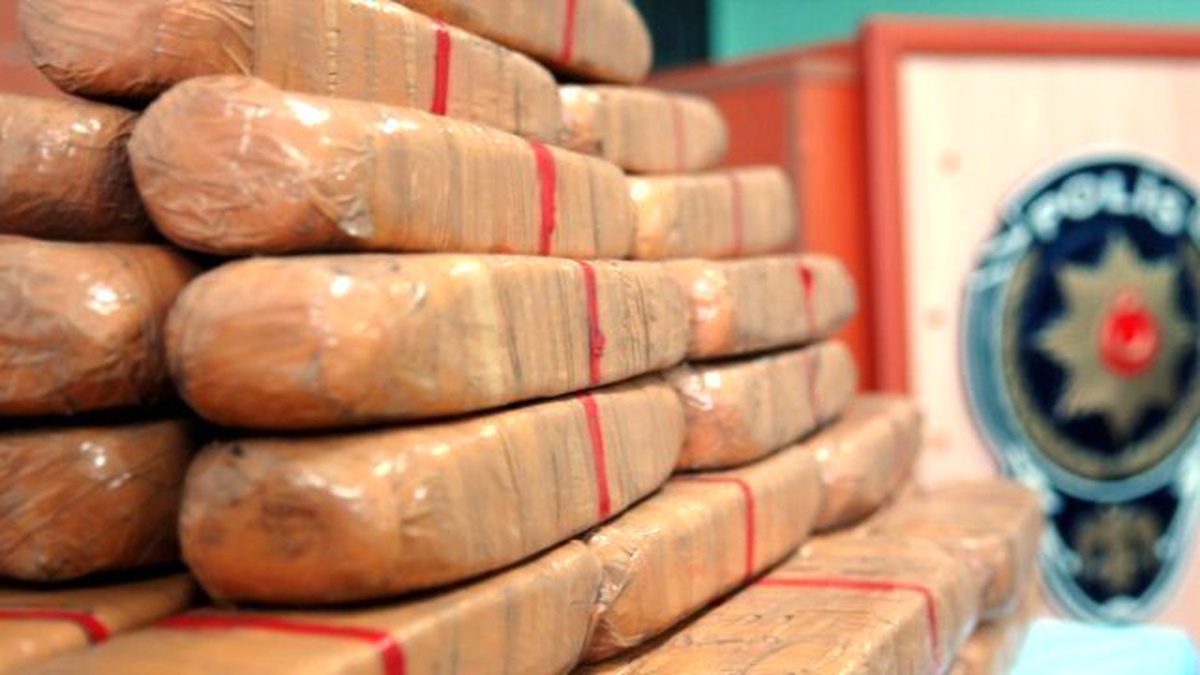 Türkiye\'den Gelen Tır\'larda 3 Milyon Euroluk Uyuşturucu Yakalandı