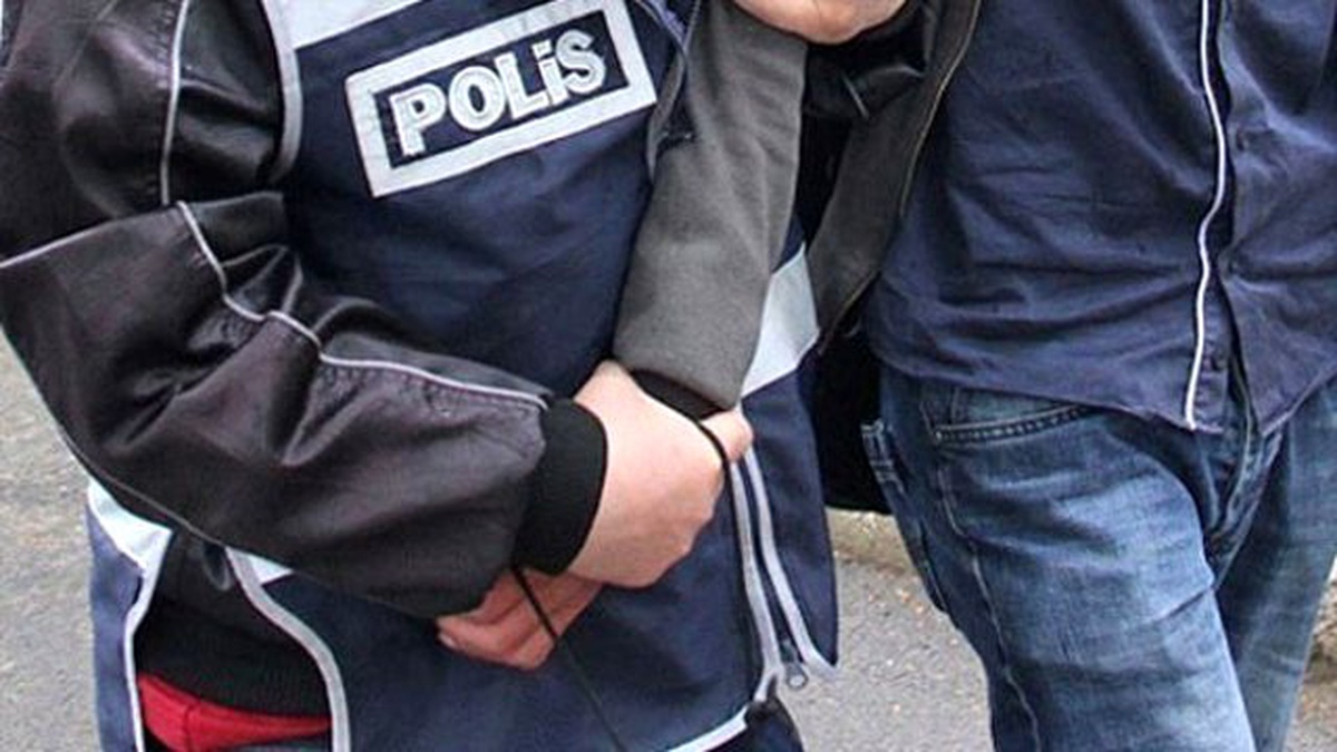 Aranan Şahıs Kimlik Kontrolünde Yakalandı