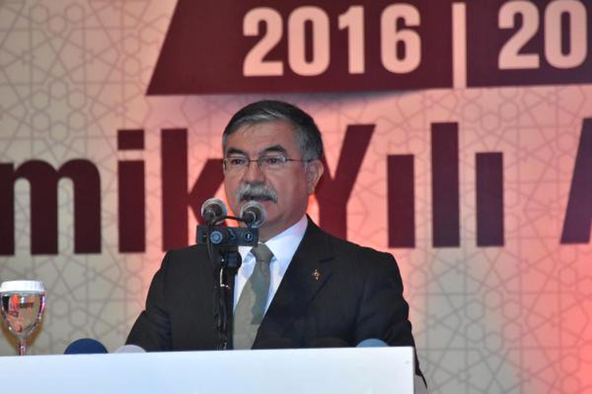 Bakan Yılmaz\'dan Üniversiteli Öğrencilere 15 Temmuz Mesajı