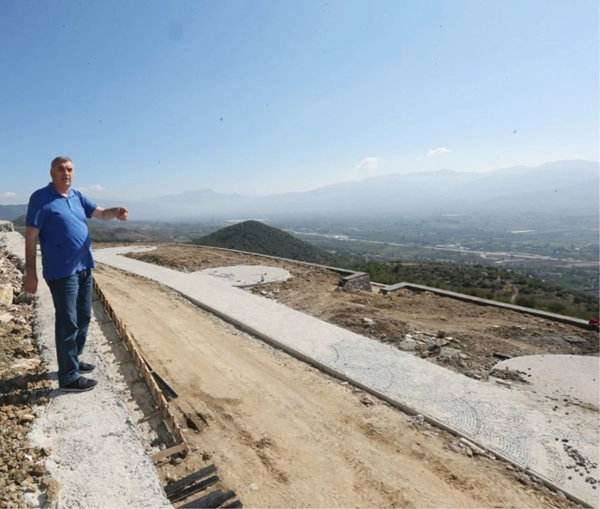 Başkan Toçoğlu Pamukova Esentepe Sosyal Tesisleri\'nde İncelemelerde Bulundu