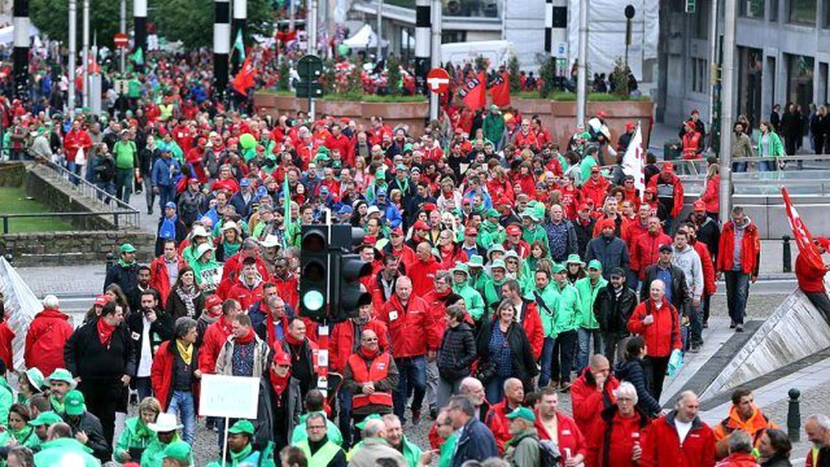 Brüksel\'de Sendikaların Protestosu Başladı