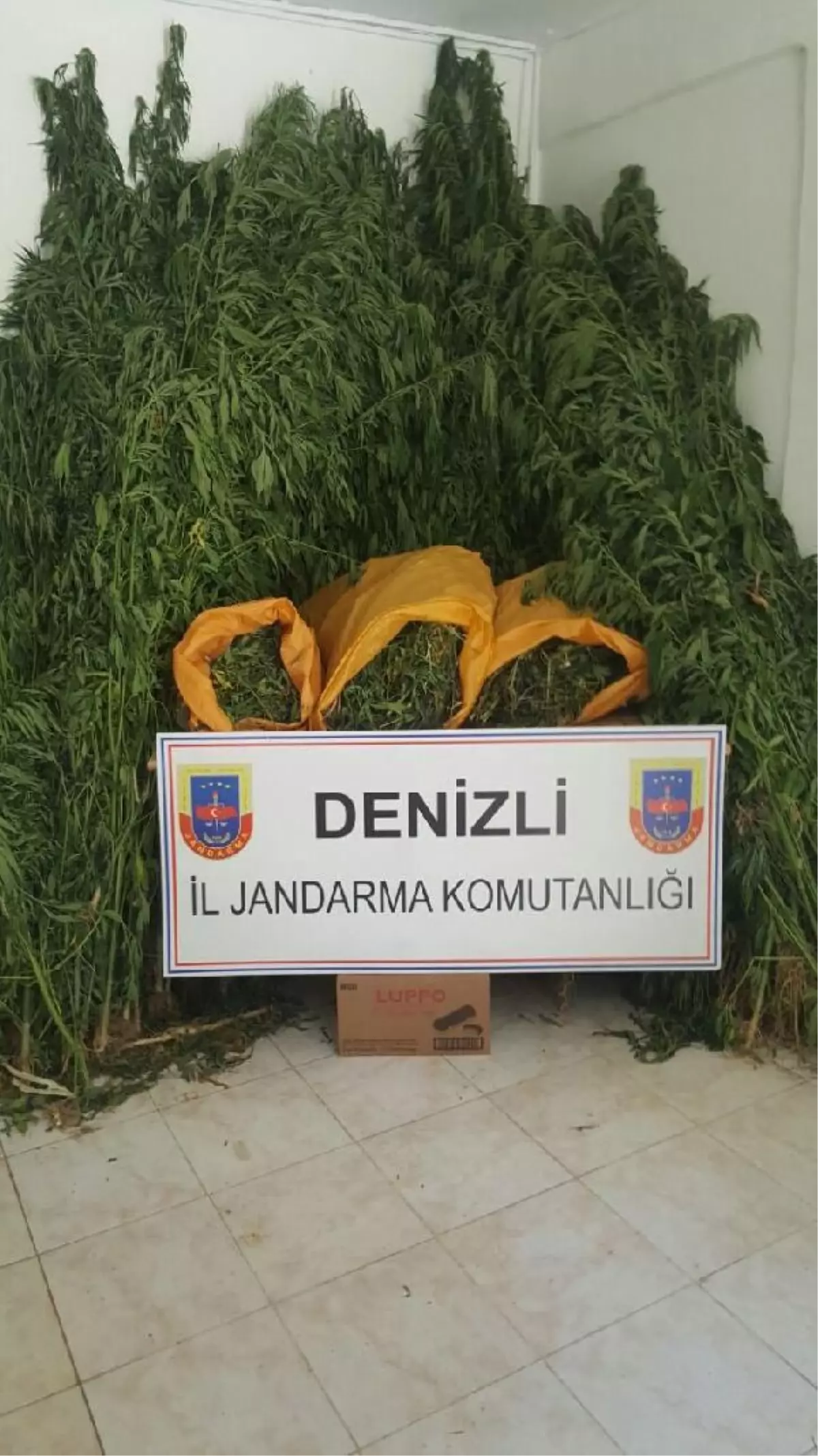 Denizli\'de 2 İlçede Uyuşturucu Operasyonu: 16 Gözaltı