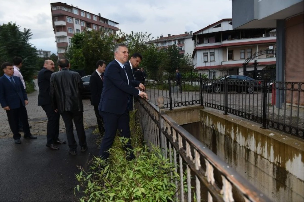 DSİ Genel Müdürü Murat Acu, Sel Felaketinin Yaşandığı Trabzon\'un Beşikdüzü İlçesinde İncelemelerde...