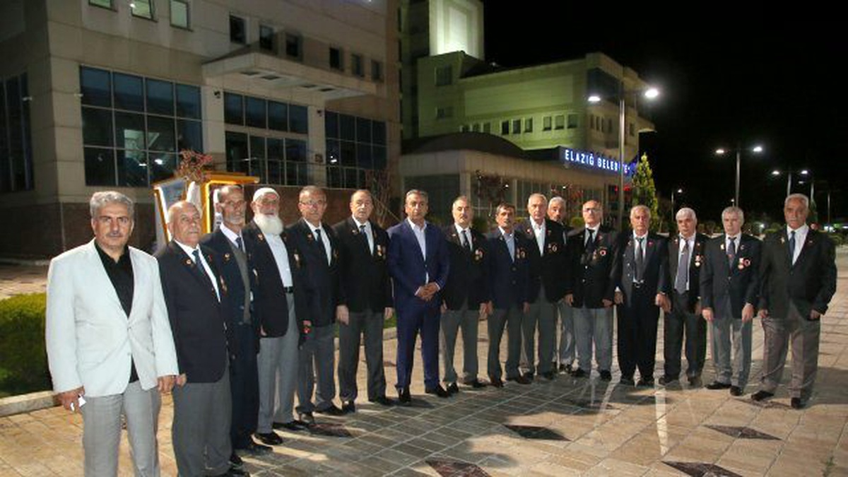 Elazığ Belediyesi\'nden Gazilere Kültürel Gezi