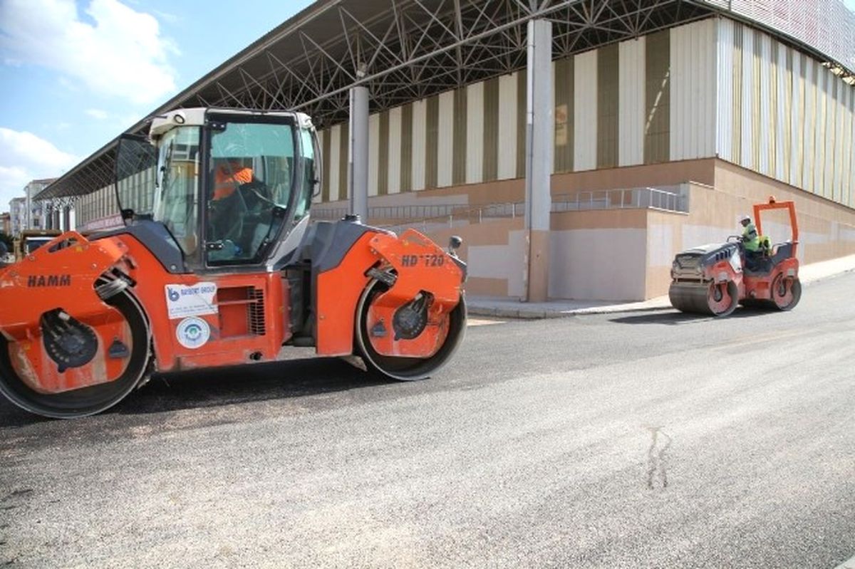 Emek Kapalı Pazar Çevresinde Asfalt Çalışmaları