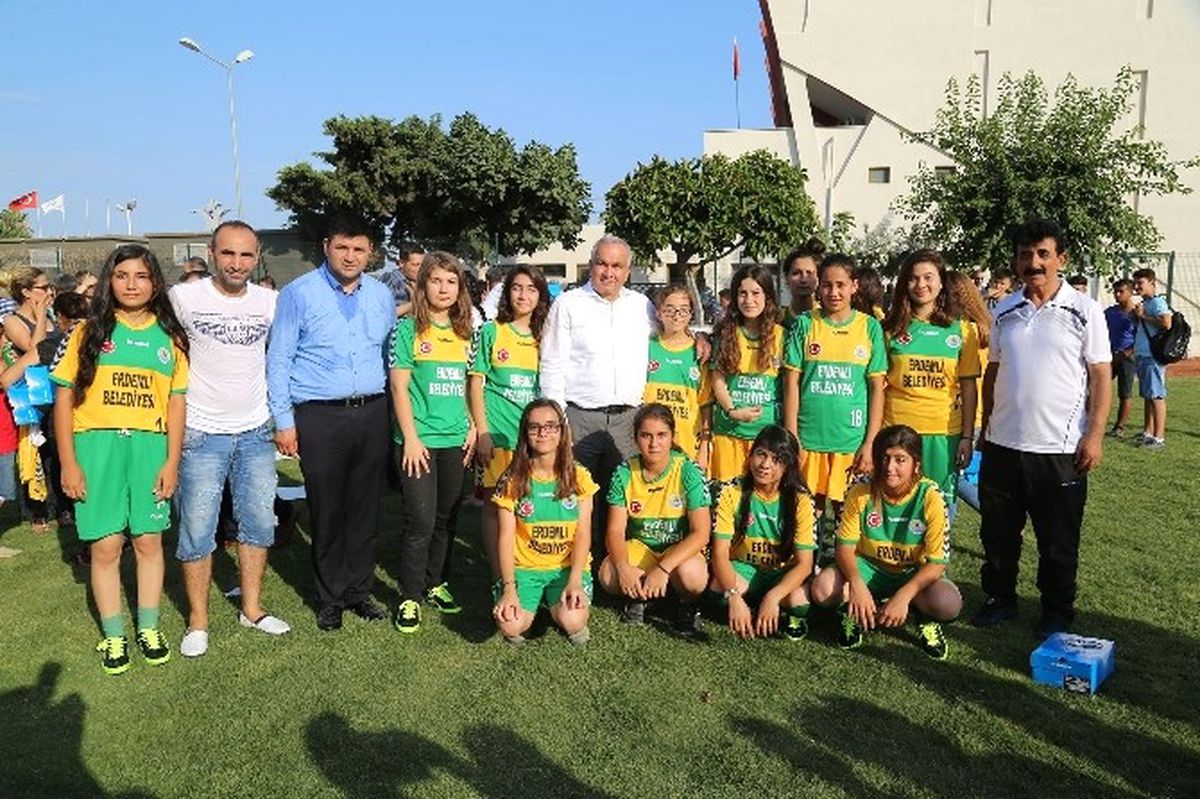 Erdemli Belediyesi\'nden Spora Destek