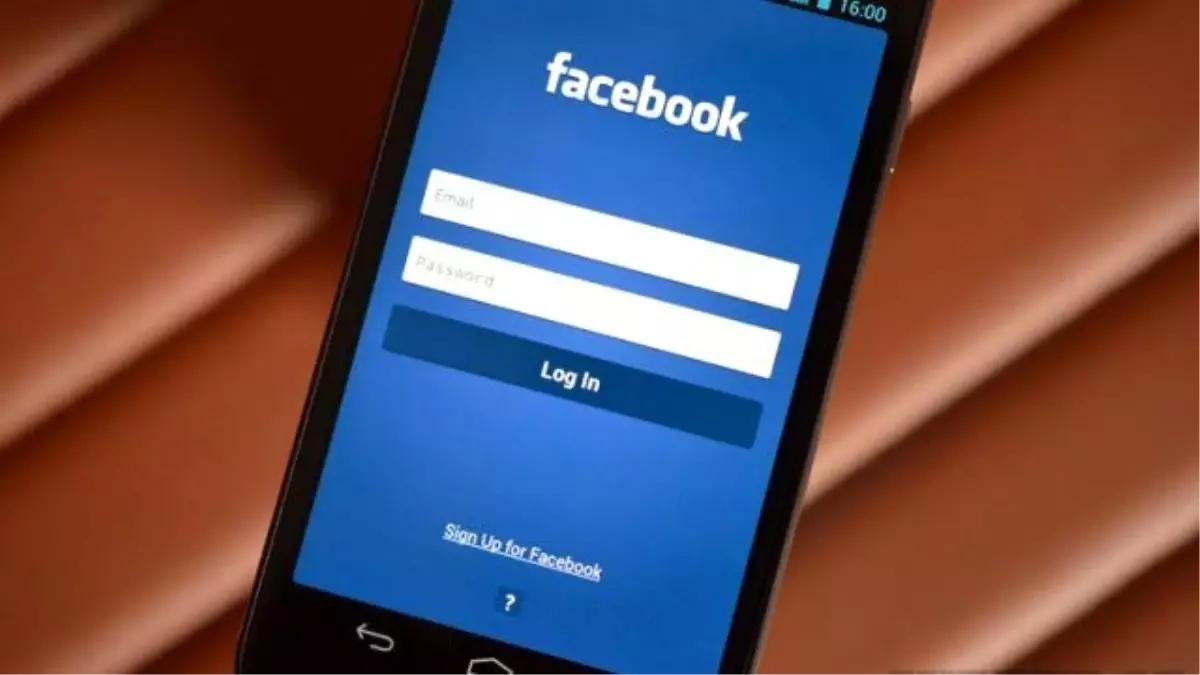 İş Facebook\'u" Sonunda Geliyor!