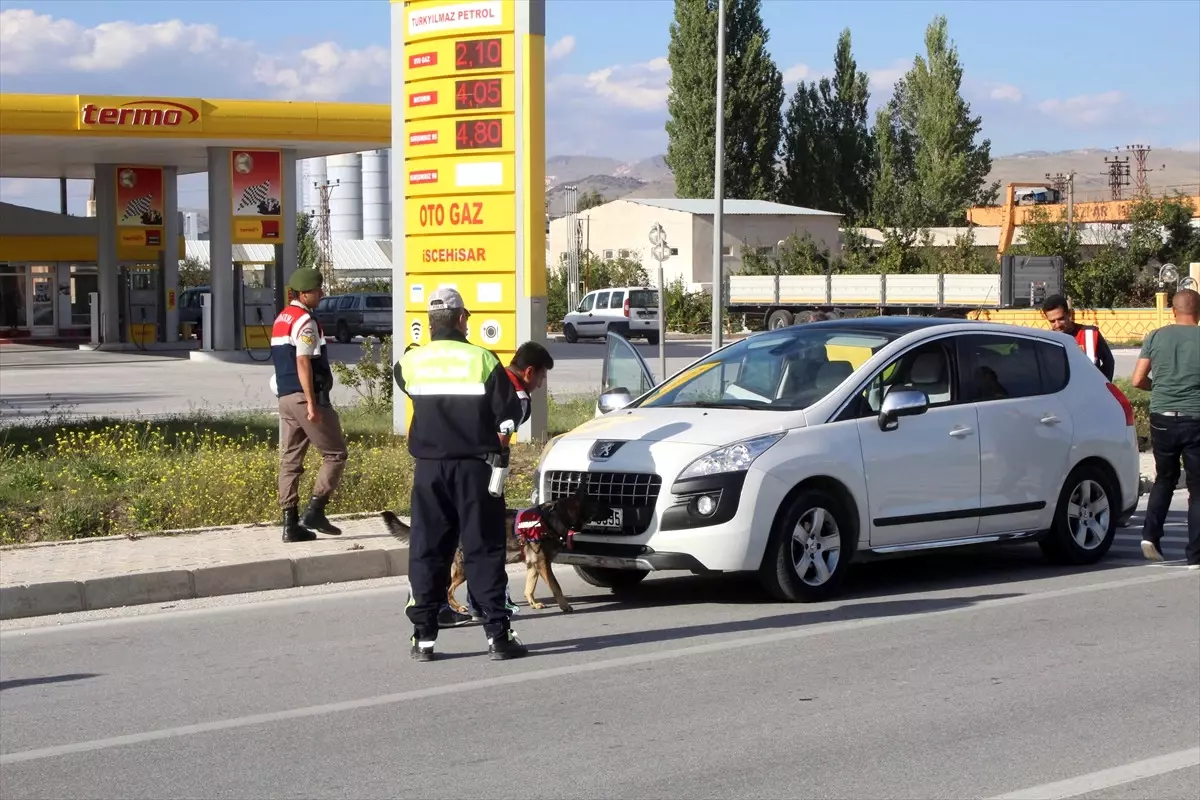 İscehisar\'da Asayiş ve Trafik Denetimleri