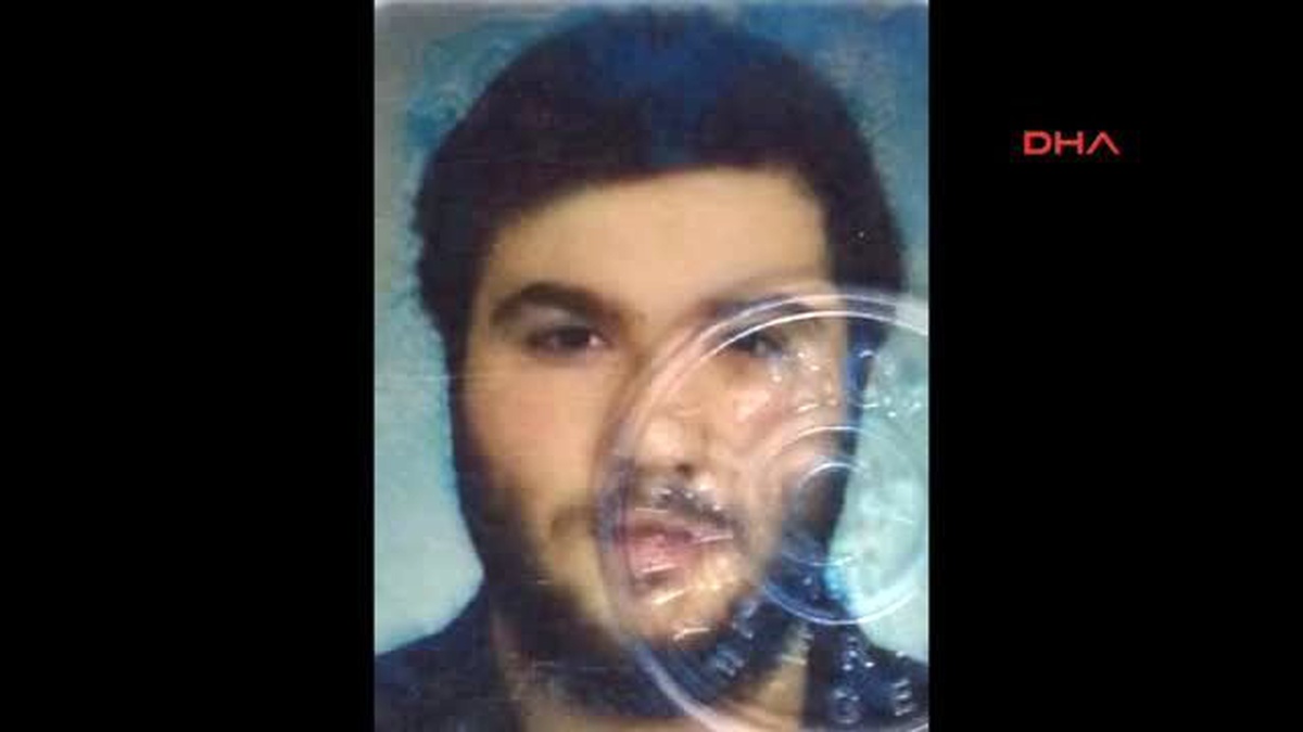 Kocaeli Karşı Şeride Geçen Otomobil Ticari Araçla Çarpıştı 3 Ölü, 2 Yaralı