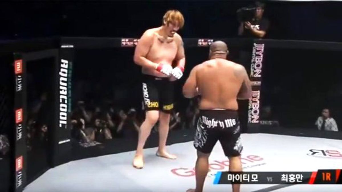 Mighty Mo, 2.19'luk Rakibini Nakavt Etti