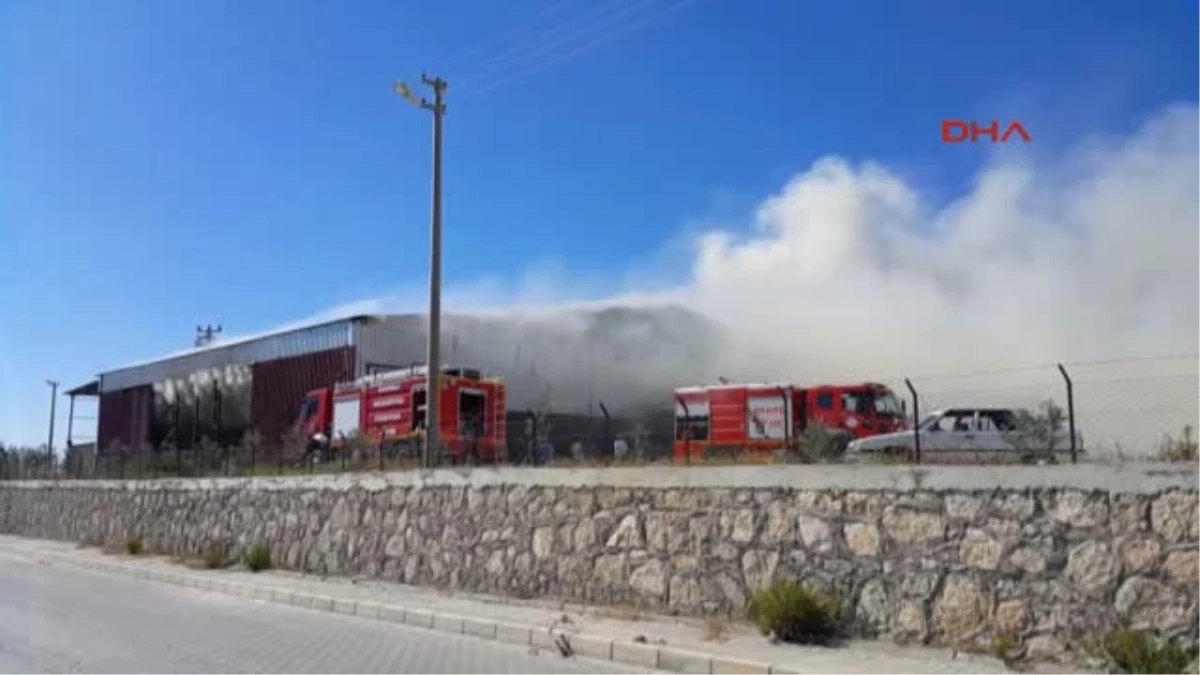 Osmaniye\'de Korkutan Fabrika Yangını