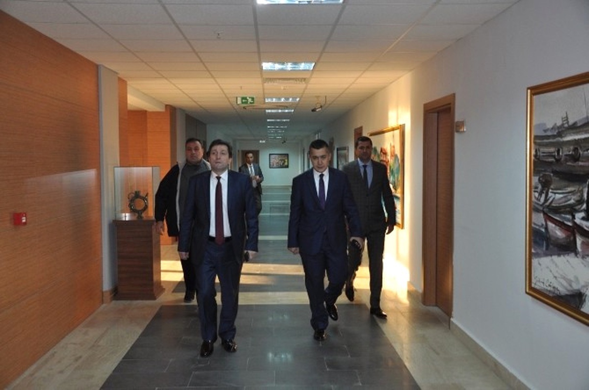 Vali Tavlı İl Özel İdaresini Ziyaret Etti