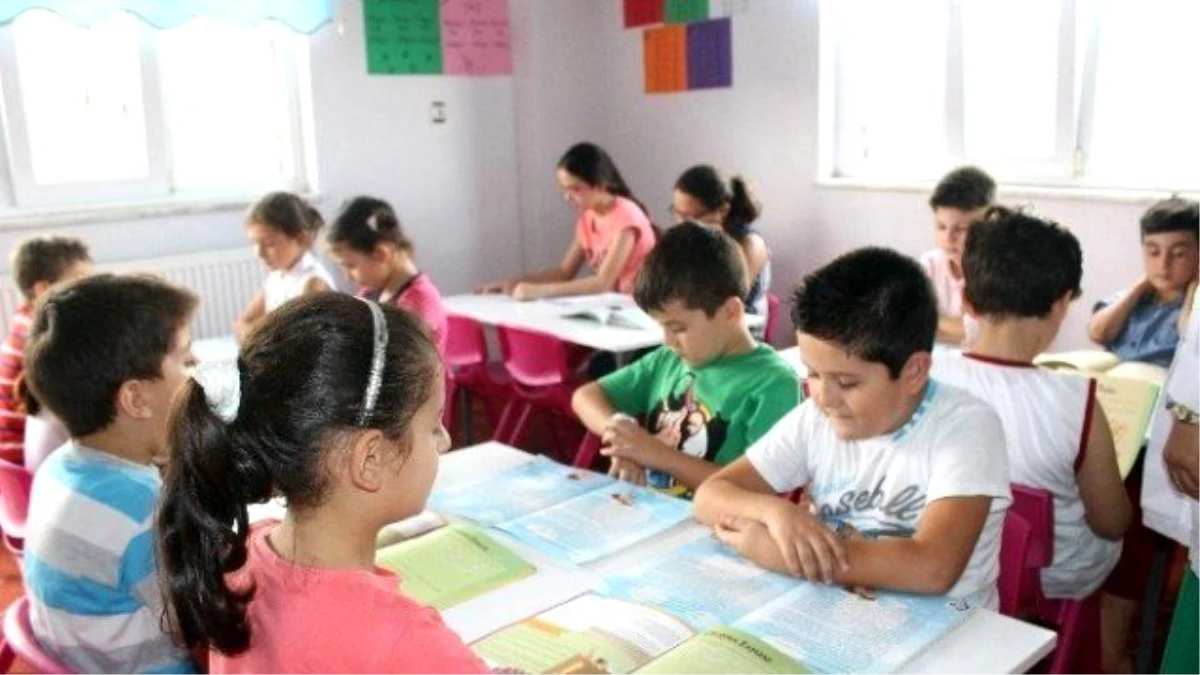 CHP, "Yalnız Değilsiniz Çocuklar" İle Nusaybin\'e Yardım Gönderiyor