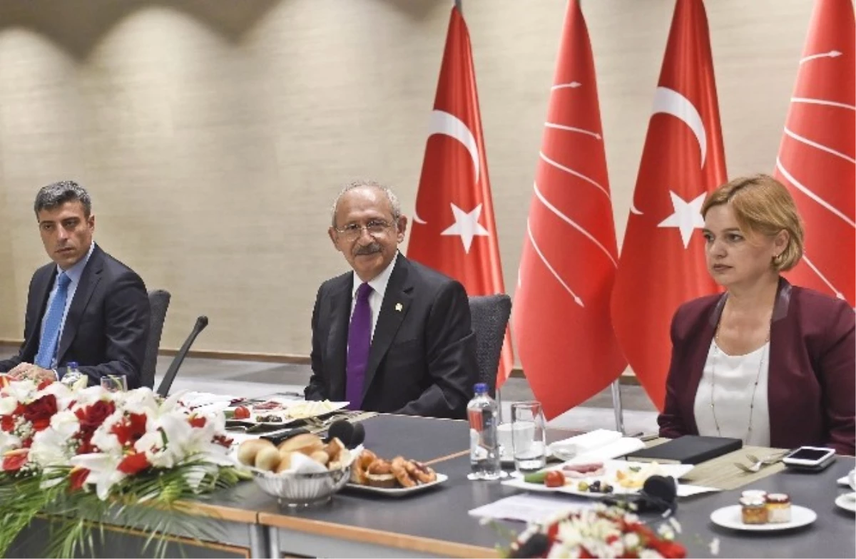CHP Lideri Kemal Kılıçdaroğlu Yabancı Basınla Bir Araya Geldi