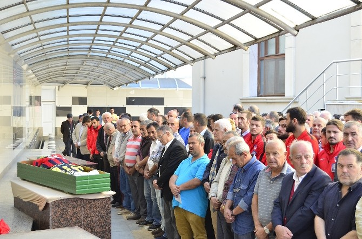 Düzcespor\'un Efsane Kaptanı Turbil Son Yolculuğuna Uğurlandı
