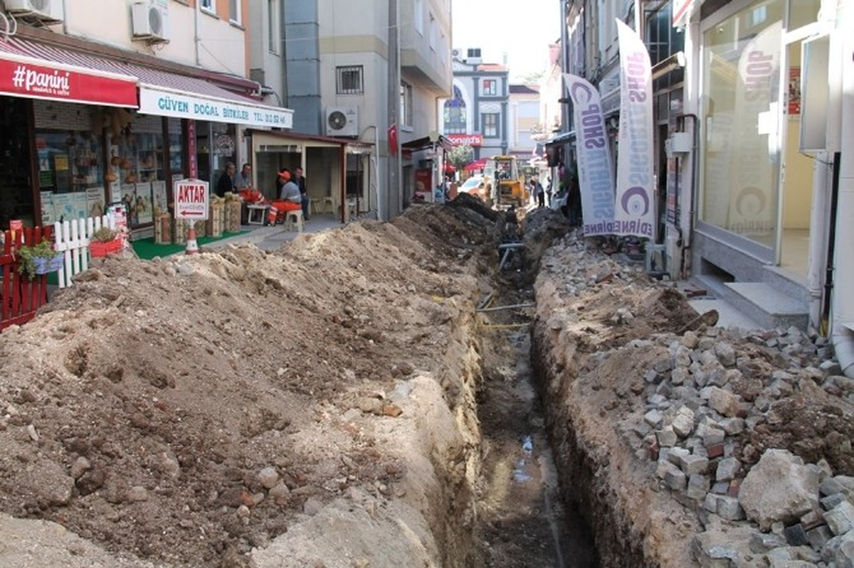 Edirne\'de 50 Yıllık Borular Yenilendi