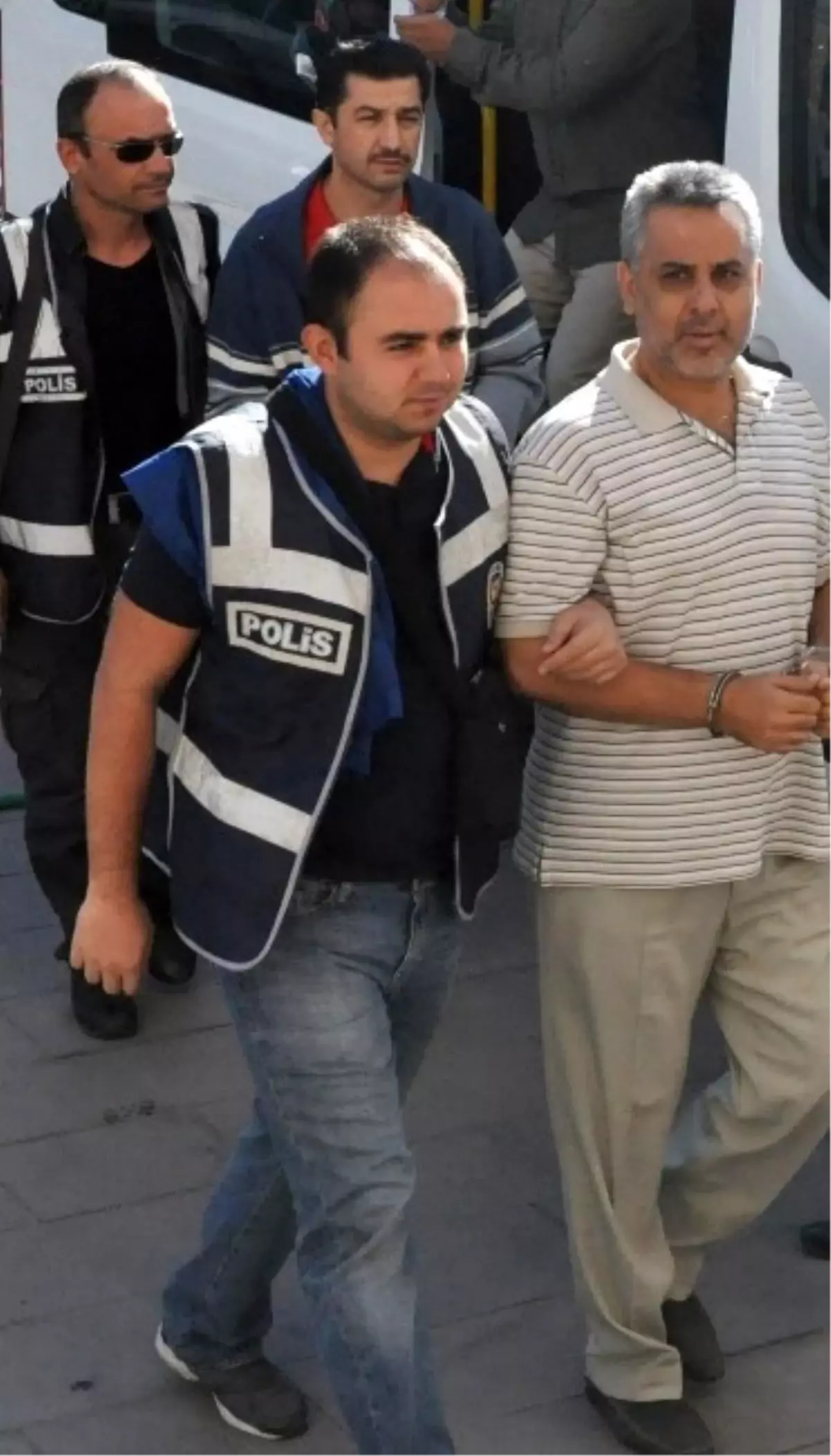 Fetö Kapsamında 4 Tutuklama