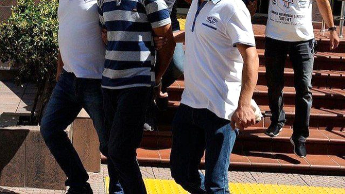 Görüntülü Haber) Bylock Kullandıkları Belirlenen 10 Kişiye Tekrar Gözaltı
