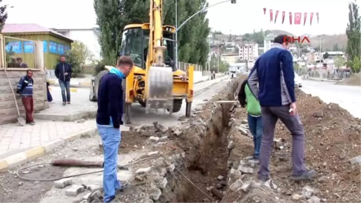 İş Makinesi İnterneti Kesti, Hastanede Hasta Kaydı Yapılamadı