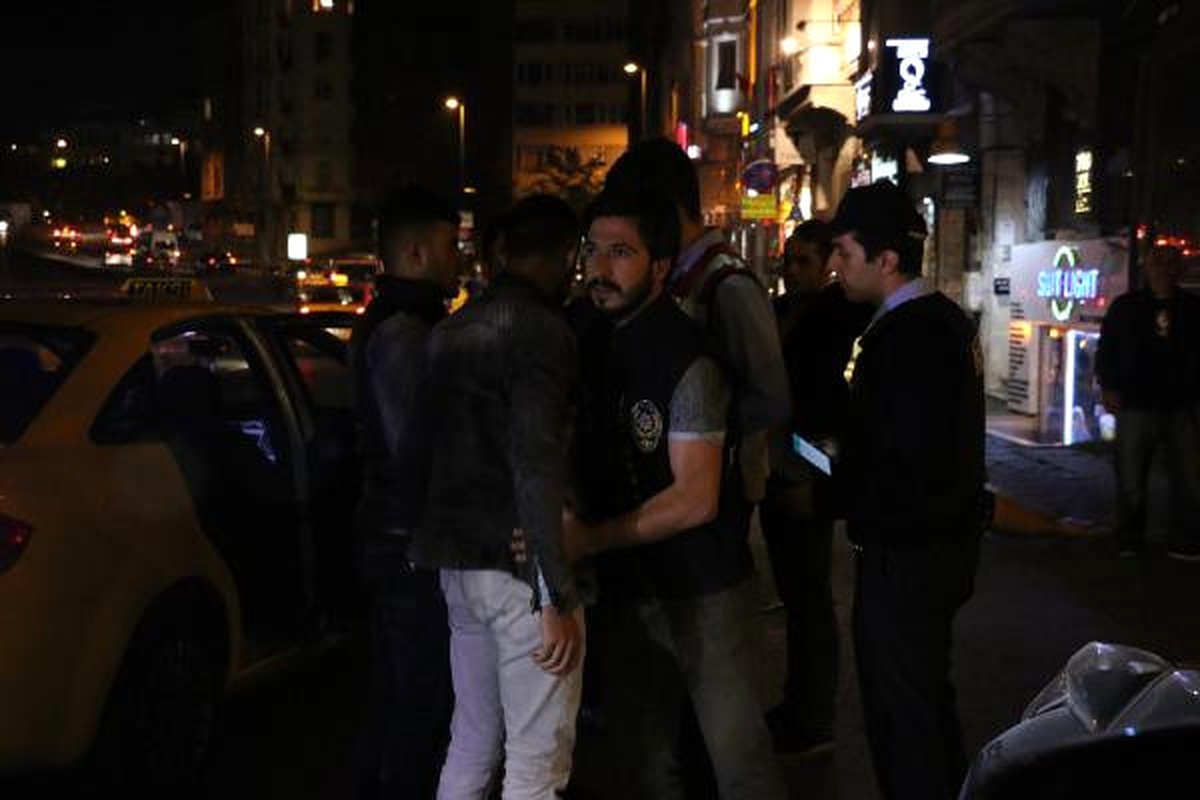 İstanbul\'da 5 Bin Polisle Helikopter Destekli "Huzur" Operasyonu
