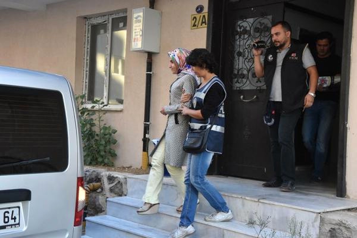 İzmir Adliyesi\'nde Gözaltına Alınan 96 Kişiden 9\'u Serbest