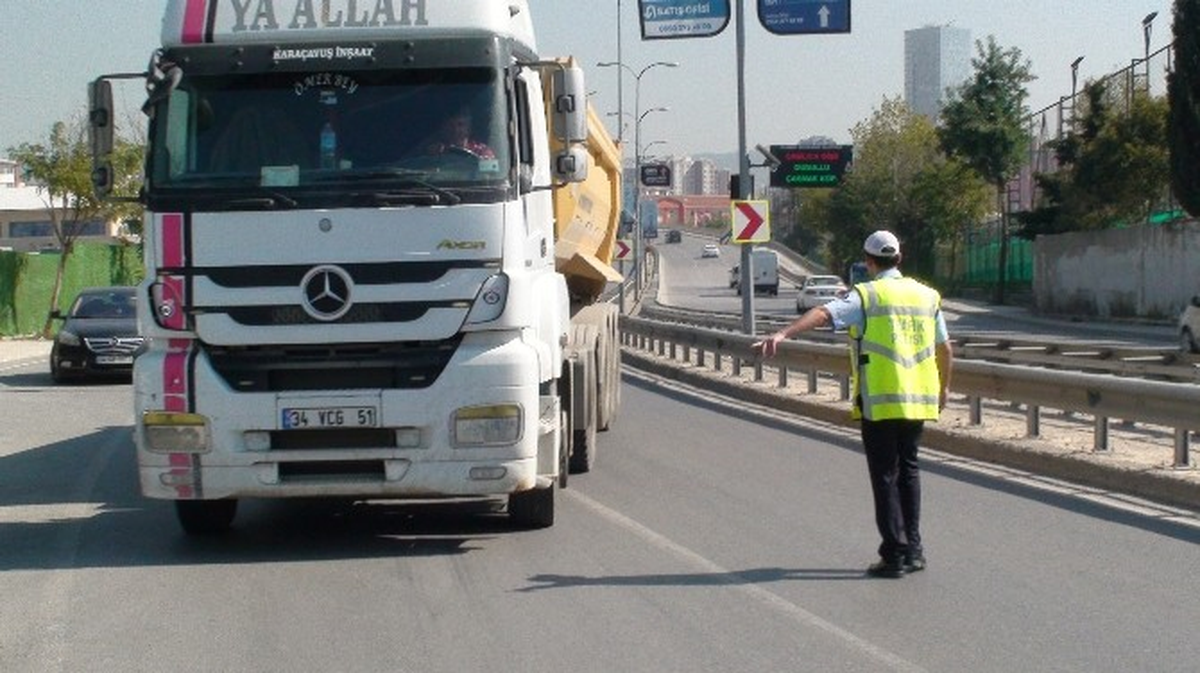 Polis Beton Mikseri ve Hafriyat Kamyonlarına Yönelik Uygulamalarını Arttırdı