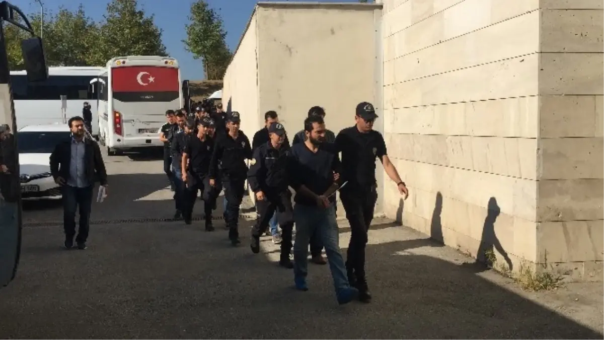 Sakarya İl Emniyet Müdürlüğünde Görevli 30 Polis Adliyeye Sevk Edildi