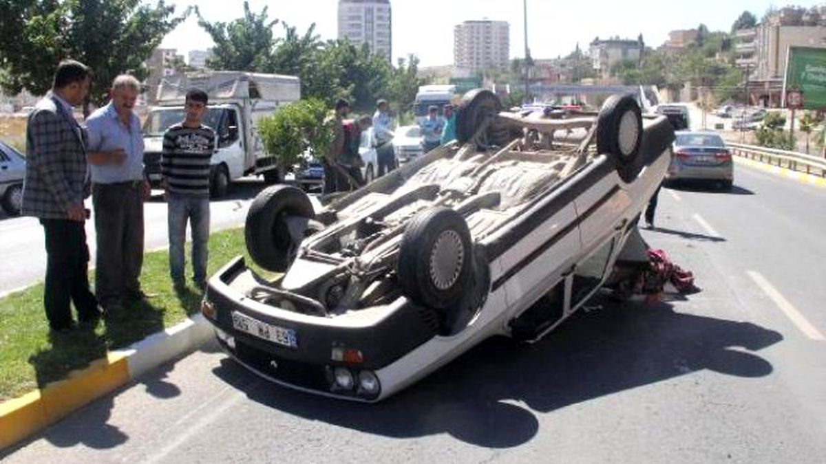Şanlıurfa?da Otomobil Devrildi, Sürücü Yaralandı